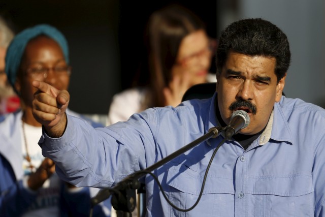 Maduro a diputados de la Unidad: El que se pase de la raya en la conspiración, ya sabe para donde va