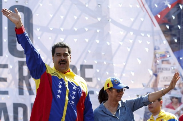 El presidente de la República, Nicolás Maduro y Cilia Flores. REUTERS/Carlos Garcia Rawlins