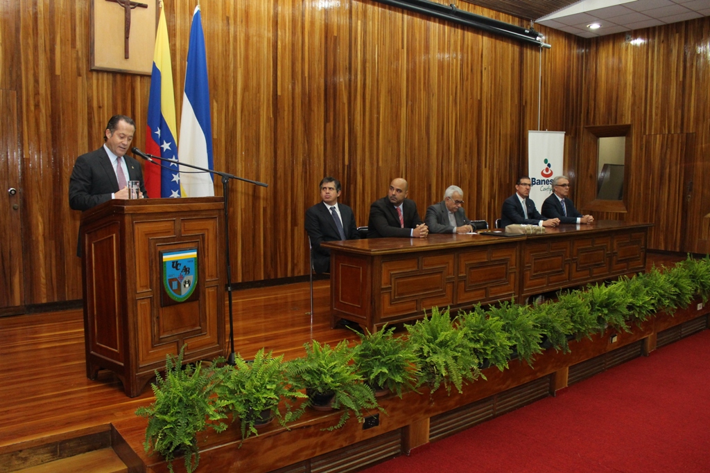 Programa de Becas Universitarias de Banesco beneficiará a 115 estudiantes de la UCAB