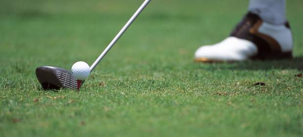 ¡Digno ejemplo! Un niño golfista de siete años devolvió trofeo al darse cuenta de un error