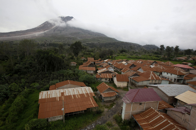 Septuagenaria acusada de brujería muere a machetazos en Indonesia