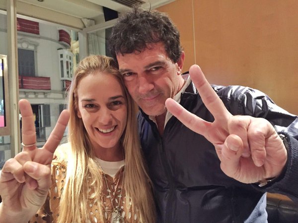 Antonio Banderas pide por la libertad de Leopoldo López y presos políticos junto a Lilian Tintori (FOTO)