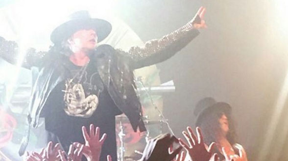 ¿Y cómo estuvo el concierto sorpresa de Guns N’ Roses de anoche? (setlist + videos + formación)