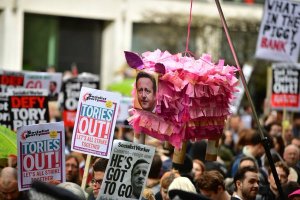 Convocan protesta para pedir la renuncia de Cameron por los papeles de Panamá