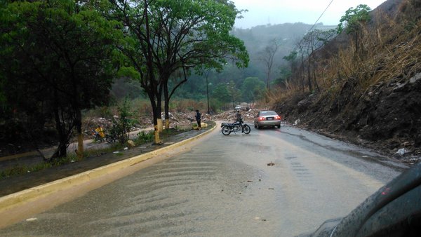 Así se encuentra la urbanización Paulo VI de Petare por las lluvias (Fotos)