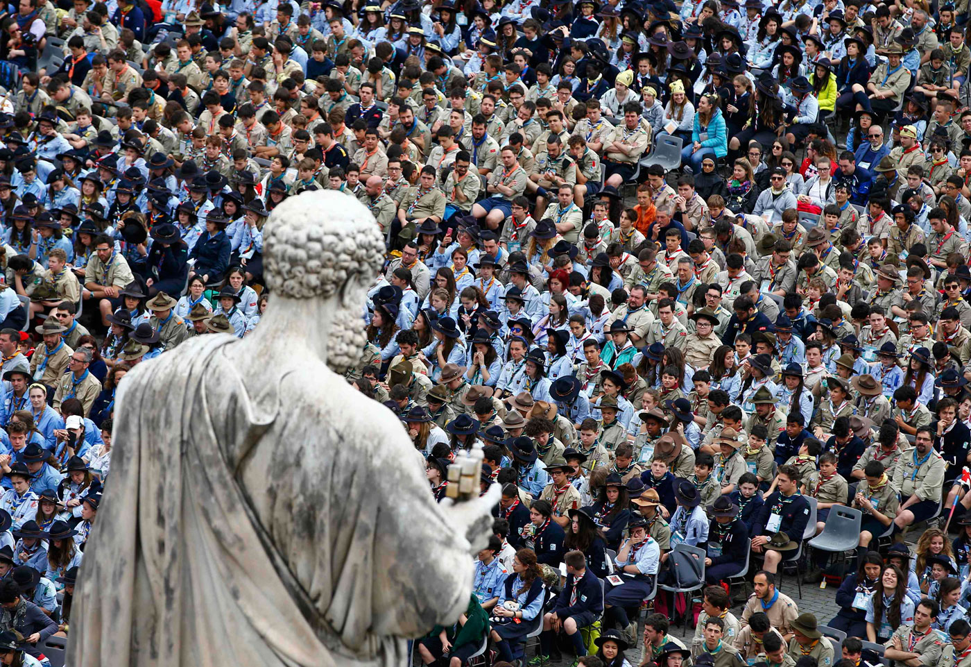 El papa a los adolescentes: La felicidad no es una “app” que se descarga al teléfono móvil