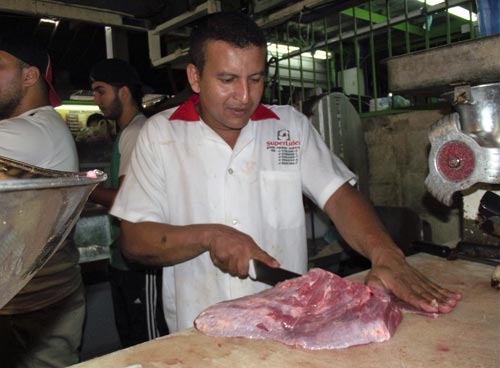 Comerciantes se reorganizan para enfrentar bajones de luz