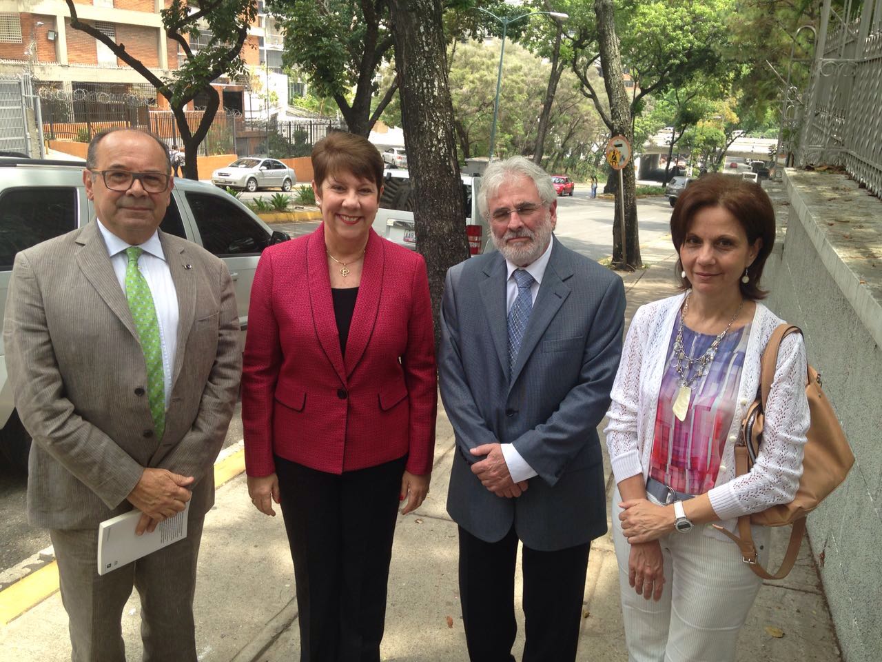 Representantes de la Academia y la Sociedad Civil abogaron por el diálogo ante el Nuncio Apostólico