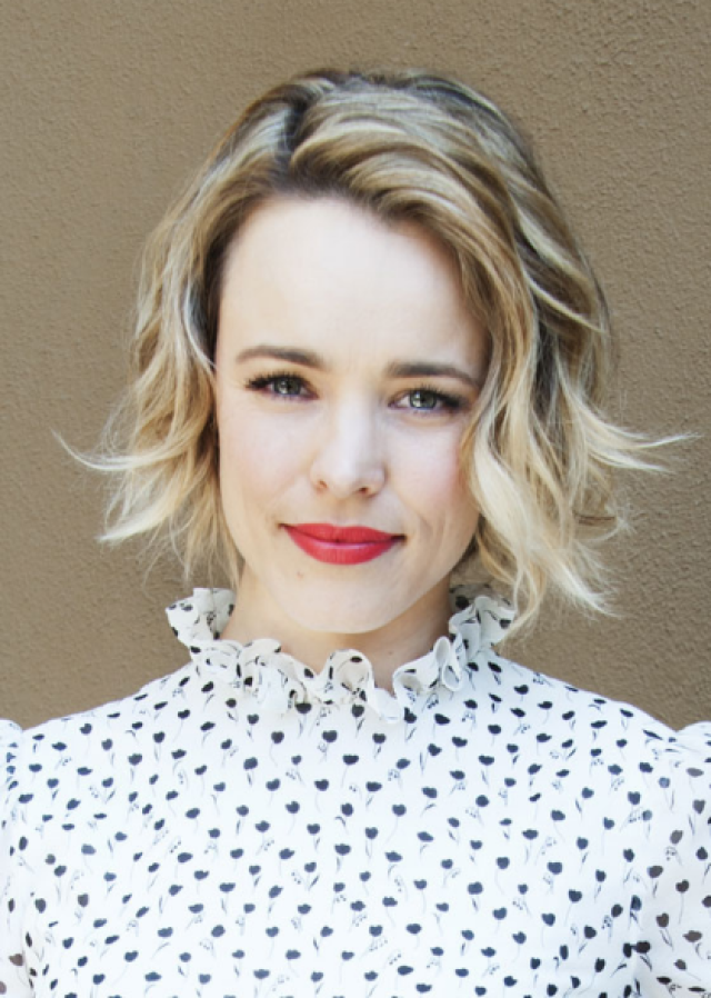 Un estilo unos centímetros debajo de tu oreja cómo el de Rachel McAdams es de lo más fresco y juvenil para comenzar el año.