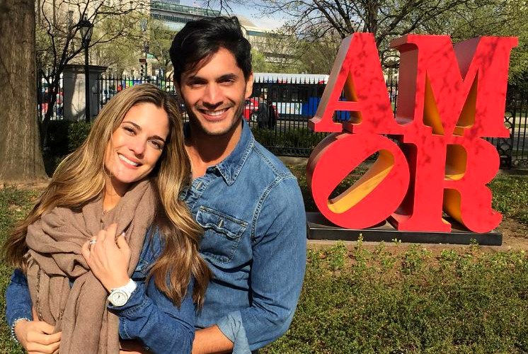 ¡Súper original! Así Sabrina Seara y Daniel Elbittar anuncian que están “embarazados”