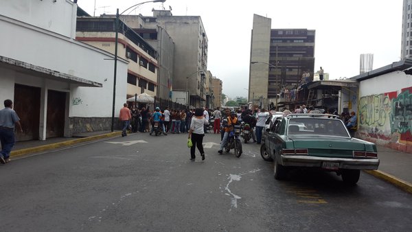 Protesta frente a la alcaldía de Los Teques