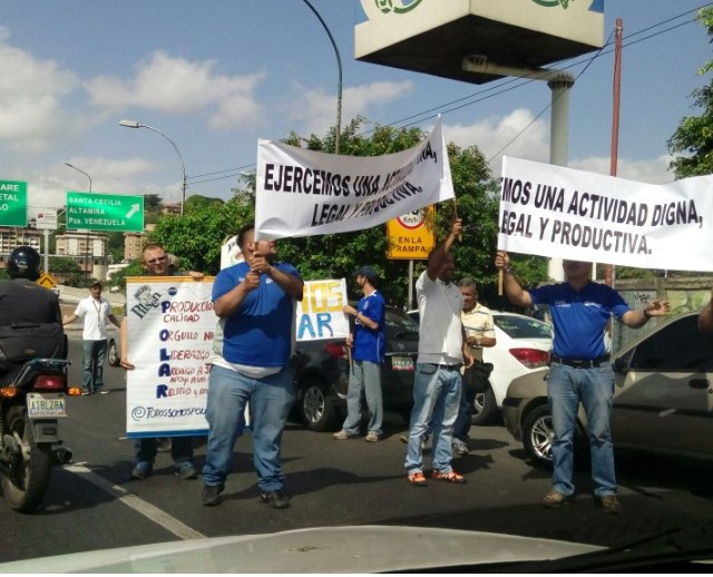 Trabajadores de Polar protestan en Los Ruices