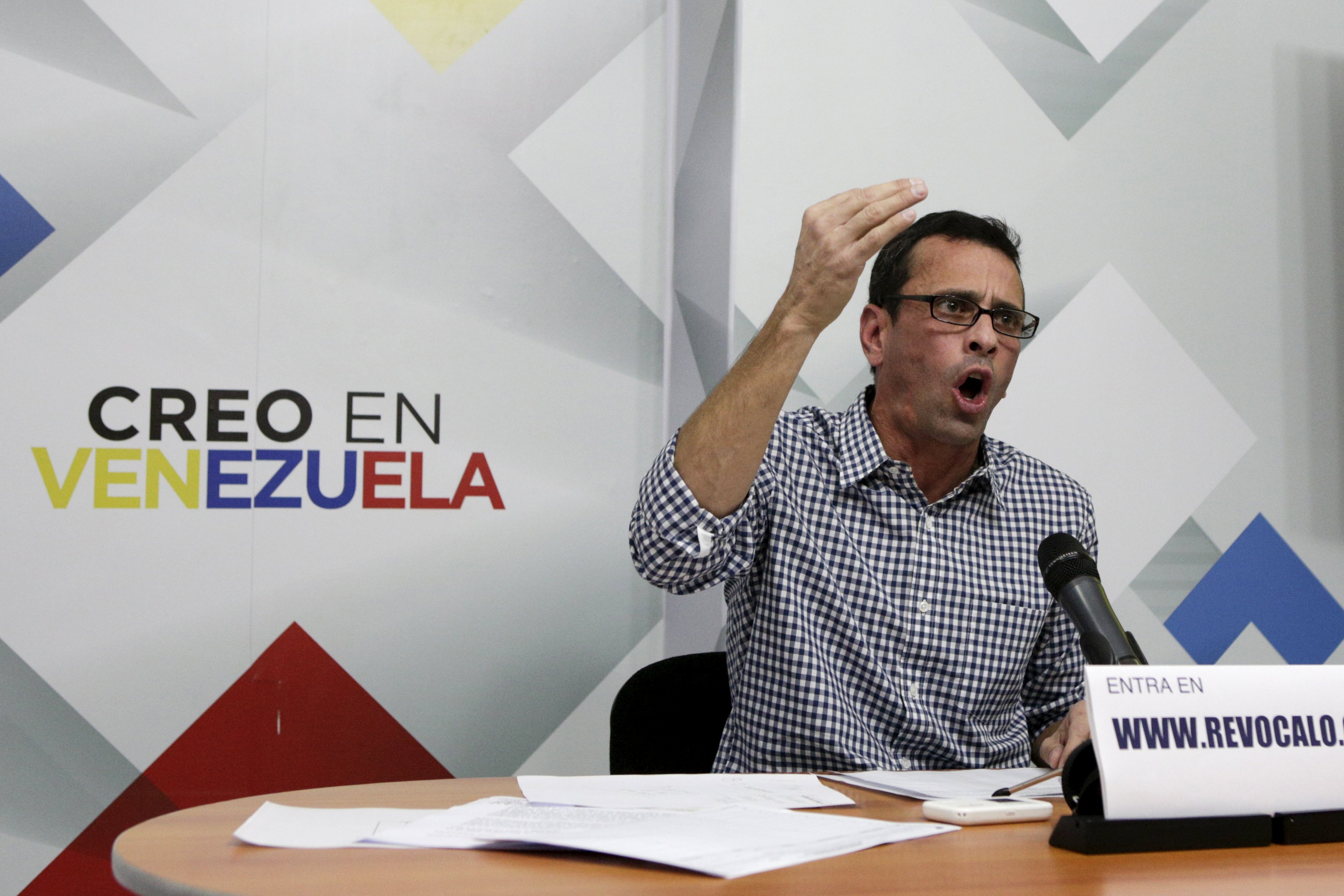 Capriles criticó gira de Maduro