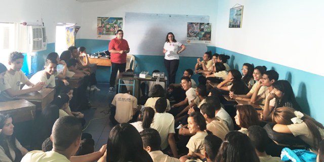 La agenda comtempló la visita de varios colegios (Foto StopVIH)