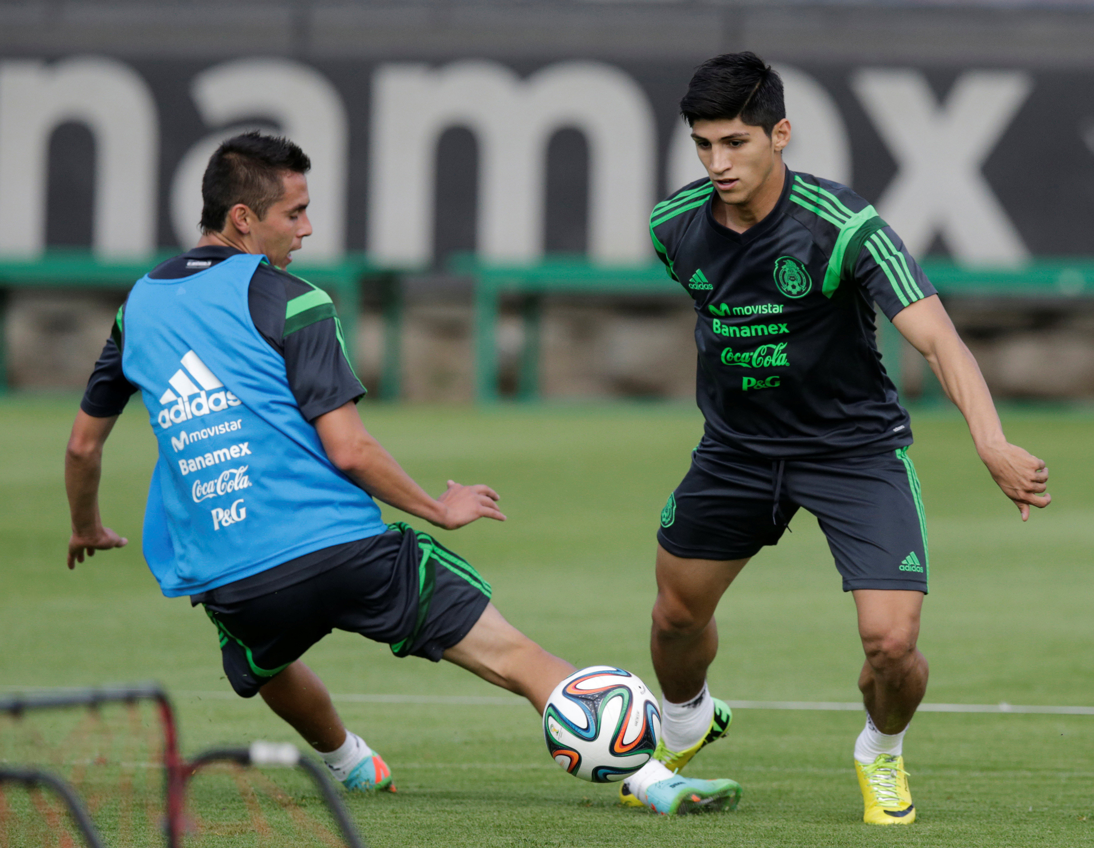 Liberado el futbolista mexicano Alan Pulido