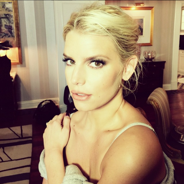 ¡Recuperó su cuerpazo! Jessica Simpson apareció con un sexy bikini que estremeció Instagram