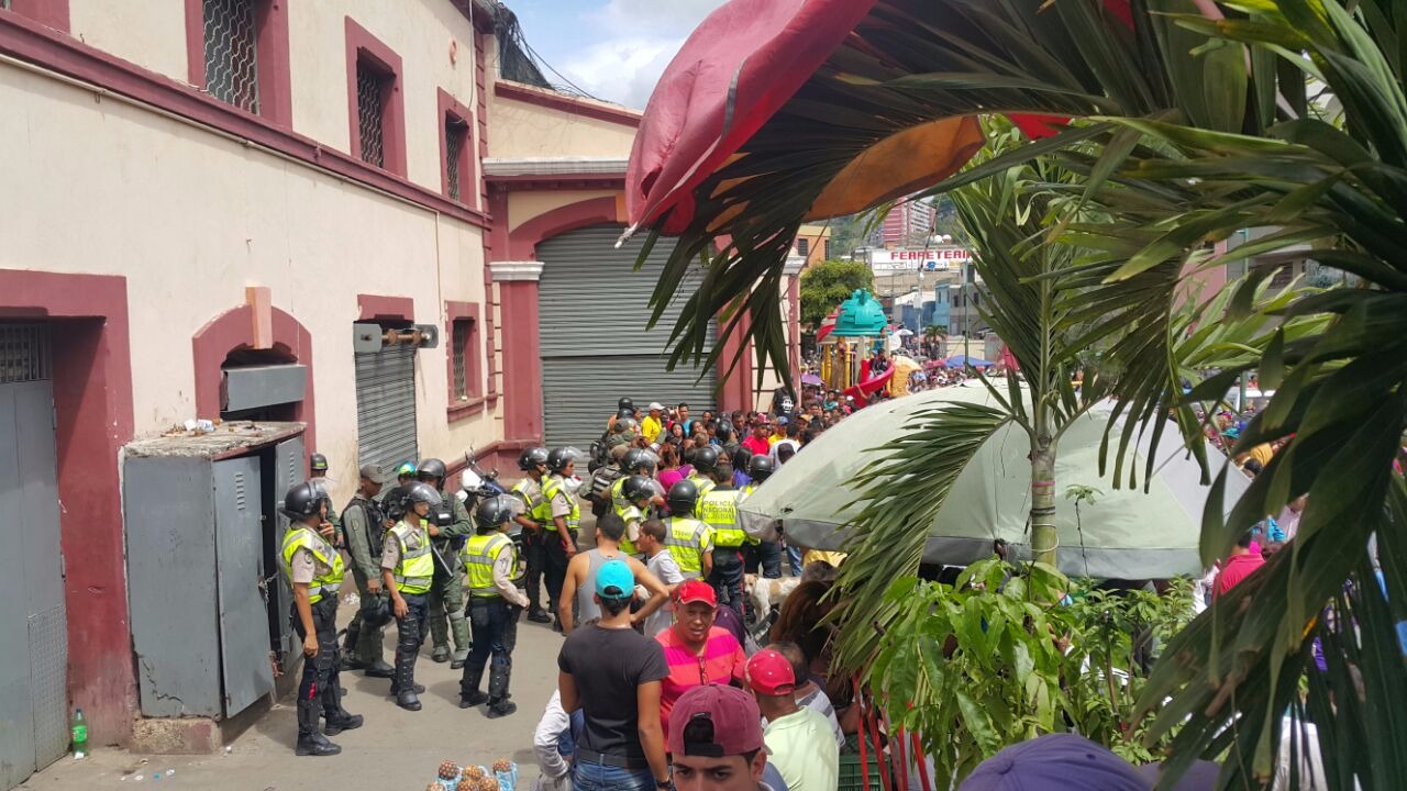 Reclamos por comida son ya incontrolables para la PNB y la GNB