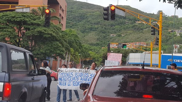 #1Jun: Protestas de docentes en La Trinidad (Video)