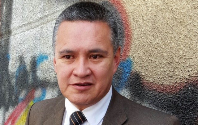 Eduardo León adogado