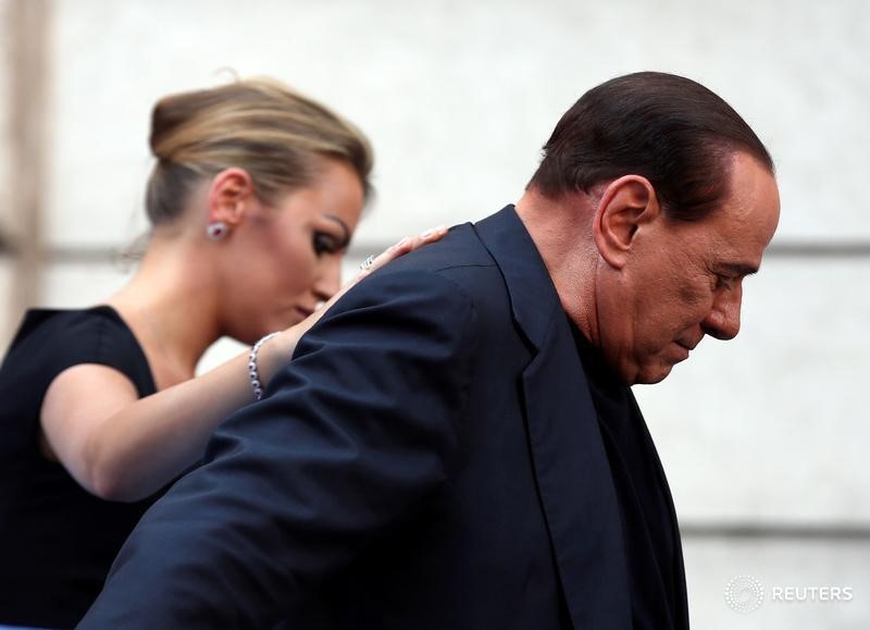 Comienza operación a corazón abierto de Silvio Berlusconi