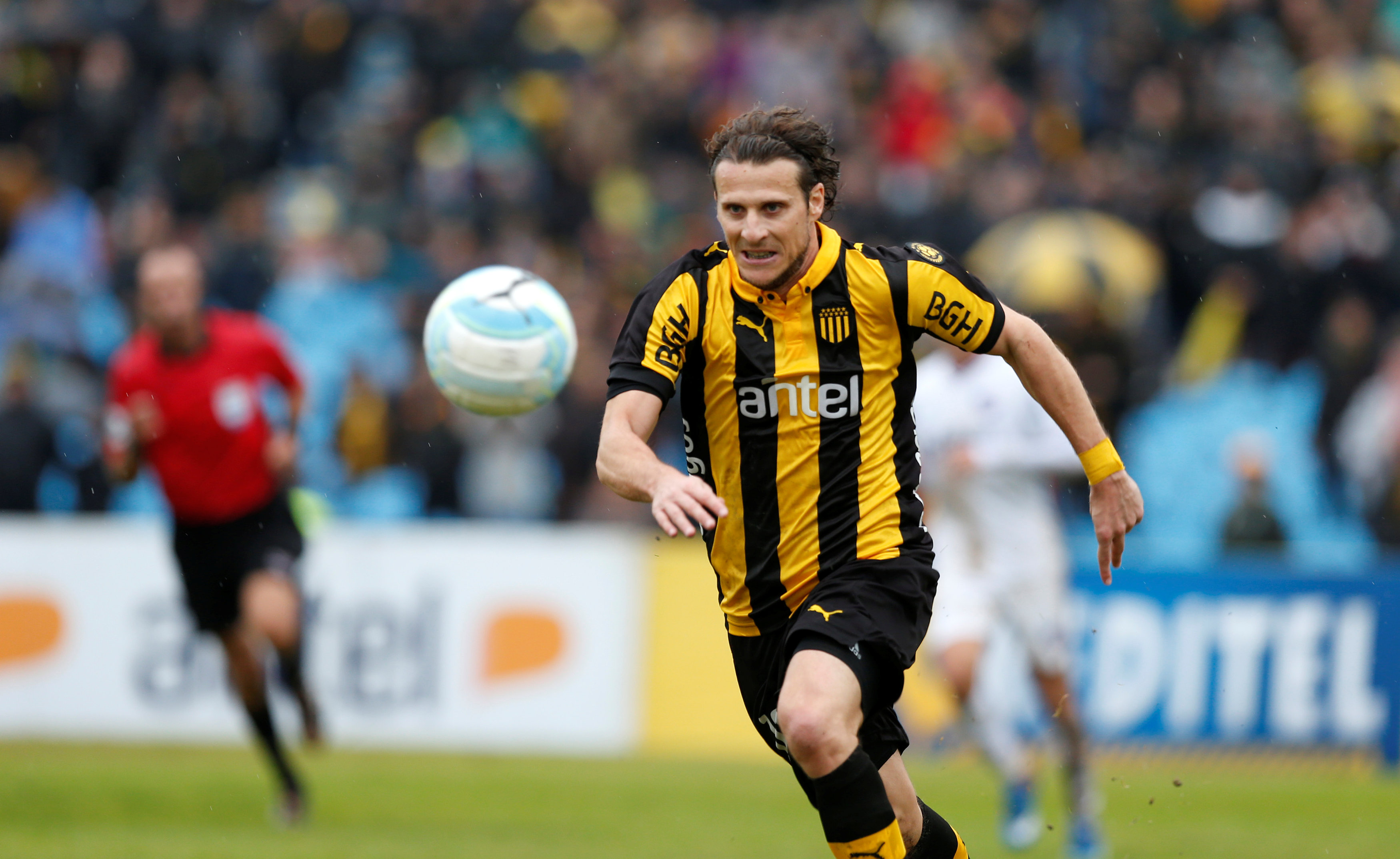 Forlán se va de Peñarol, pero quiere seguir jugando fútbol