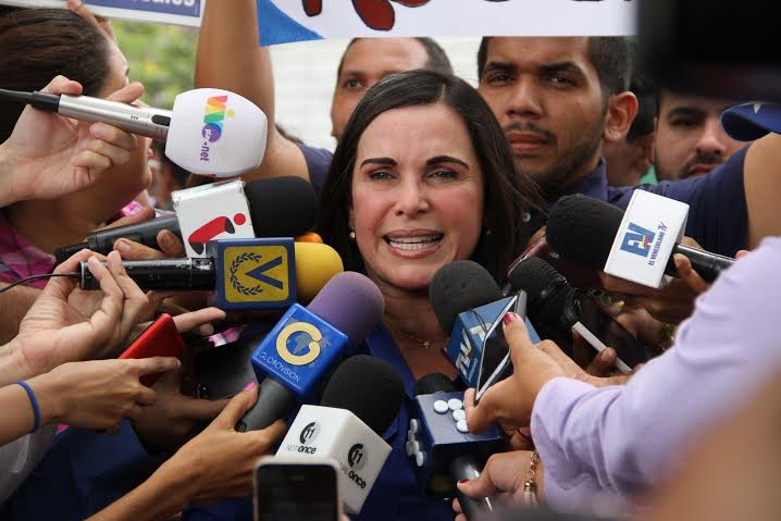 Eveling de Rosales: Vamos todos a validar para rescatar la democracia (Fotos)