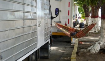 Camioneros que embarcan hacia Margarita aseguran que continúan saqueos en vías nacionales