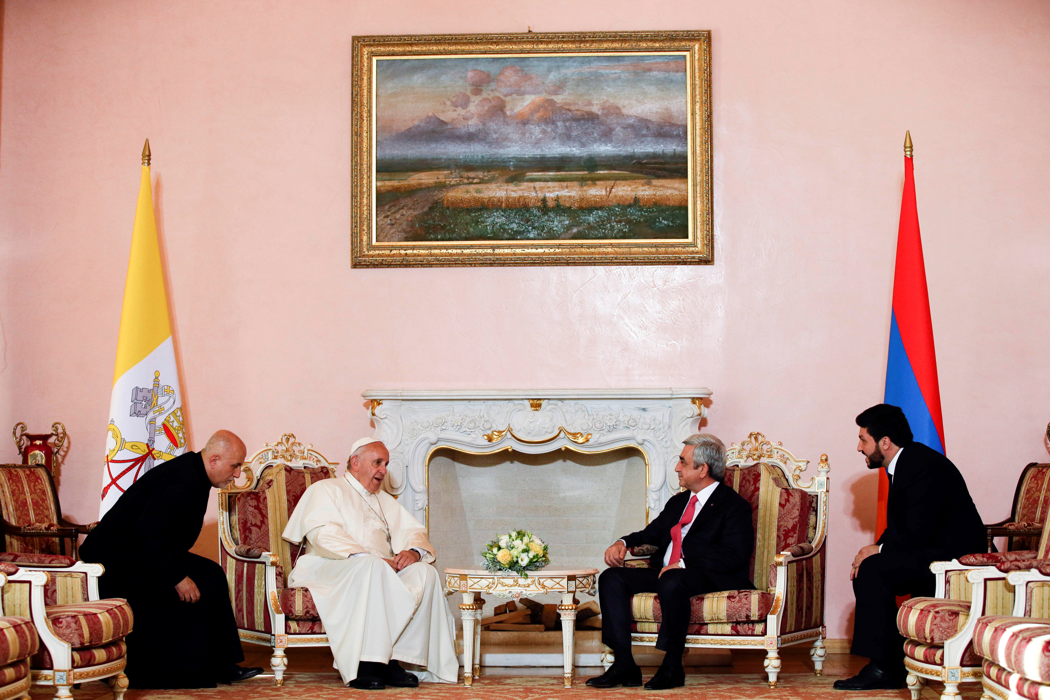 El Papa se reúne con el presidente de Armenia en primer día de visita al país