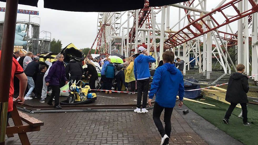 Siete personas heridas al descarrilar una atracción en parque temático en Escocia