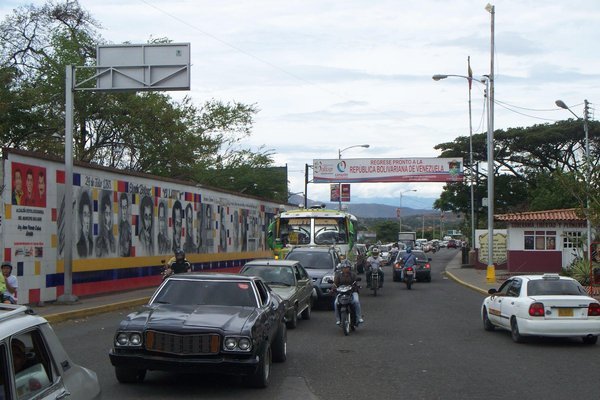 Cámara de Comercio: La compra de comida y medicinas en Colombia es la razón prioritaria para reabrir la frontera