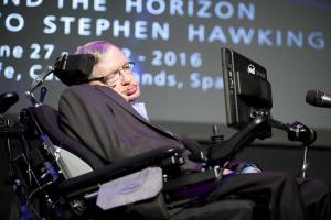 El temor de Stephen Hawking: “Superhumanos” capaces de manipular su propio ADN