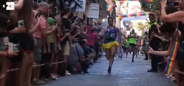 La polémica carrera en tacones que se celebra en España con hombres al poder (+video)