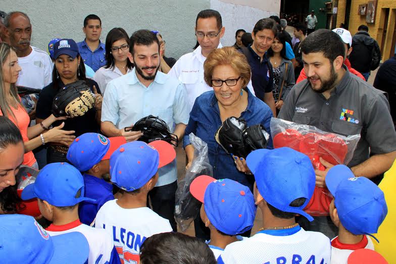 Helen Fernández: Con la presencia del Vaticano garantizaríamos un diálogo con respeto a los DDHH