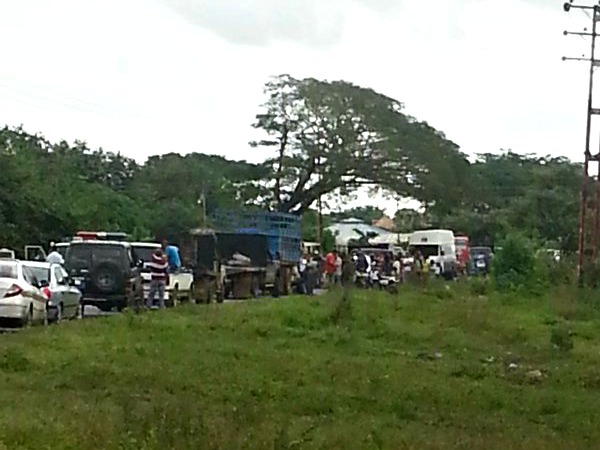 #4Jul Protesta en carretera Zaraza – Onoto por escasez de alimento