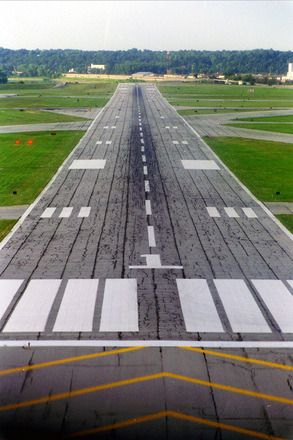 El aeropuerto de Cartagena: lo amplían o colapsa