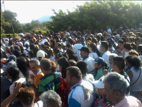Así cruzaron la frontera los venezolanos para comprar alimentos (Video)