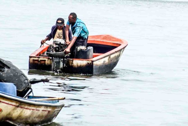 DERRAME DE PETROLEO EN EL LAGO 13.07 (3)