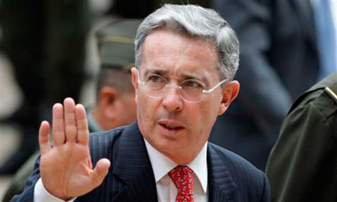 Así respondió Uribe a la carta que le envió el presidente Santos