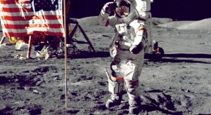 El traje del primer hombre en la Luna se está desintegrando