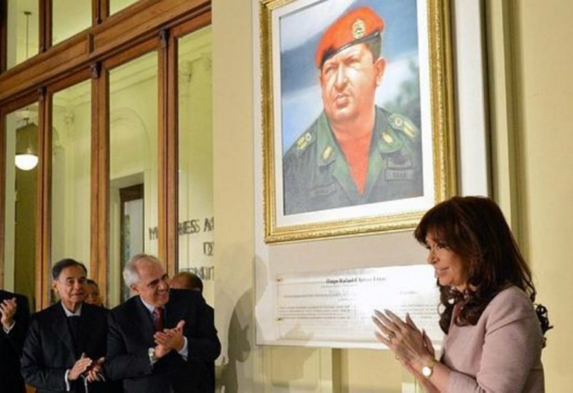 Gobierno argentino ordenó desmantelar el salón Hugo Chávez de la Casa Patria Grande