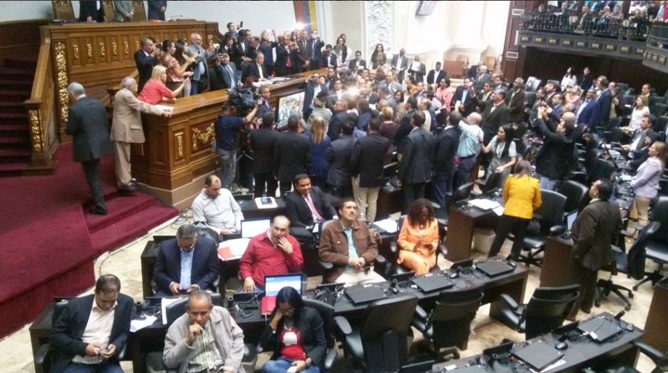 De espaldas al voto popular, el comportamiento de diputados rojitos hoy en el AN (FOTO)