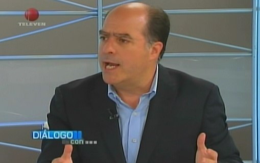 Julio Borges: Al gobierno le conviene politizar y partidizar el estómago de los venezolanos