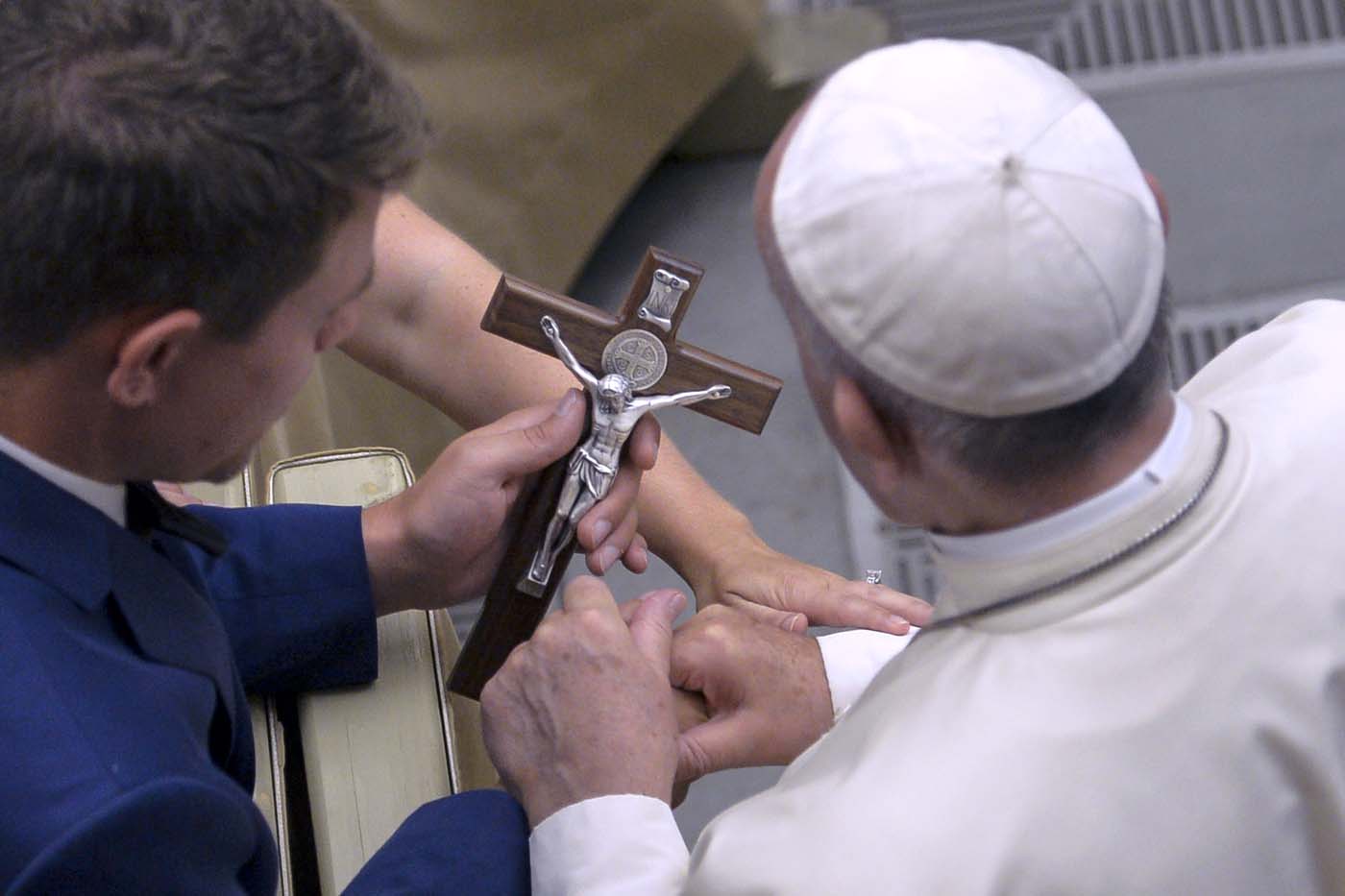 Papa Francisco pide prudencia ante las alarmas desatadas por Donald Trump