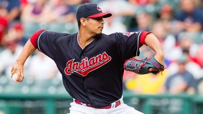 Carlos Carrasco le ganó el duelo a Mike Trout y Albert Pujols