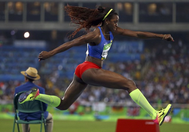 2016 Rio Olympics - Athletics - Final - Women's Triple Jump Final - Olympic Stadium - Rio de Janeiro, Brazil - 14/08/2016. Caterine Ibarguen (COL) of Colombia competes. REUTERS/Ivan Alvarado FOR EDITORIAL USE ONLY. NOT FOR SALE FOR MARKETING OR ADVERTISING CAMPAIGNS.