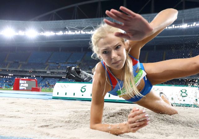 2016 Rio Olympics - Athletics - Preliminary - Women's Long Jump Qualifying Round - Groups - Olympic Stadium - Rio de Janeiro, Brazil - 16/08/2016. Darya Klishina (RUS) of Russia competes. REUTERS/Phil Noble TPX IMAGES OF THE DAY FOR EDITORIAL USE ONLY. NOT FOR SALE FOR MARKETING OR ADVERTISING CAMPAIGNS.