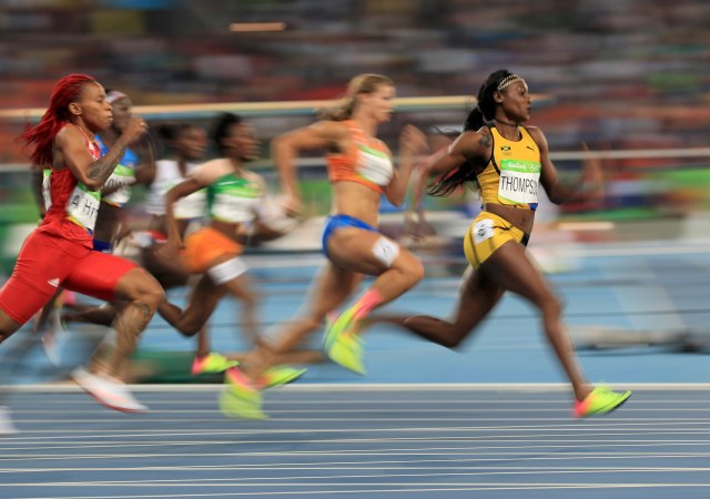 2016 Rio Olympics - Athletics - Final - Women's 200m Final - Olympic Stadium - Rio de Janeiro, Brazil - 17/08/2016. Elaine Thompson (JAM) of Jamaica competes. REUTERS/Dominic Ebenbichler FOR EDITORIAL USE ONLY. NOT FOR SALE FOR MARKETING OR ADVERTISING CAMPAIGNS.