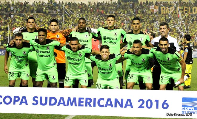 Zamora vence a Barcelona y avanza en la Copa Sudamericana