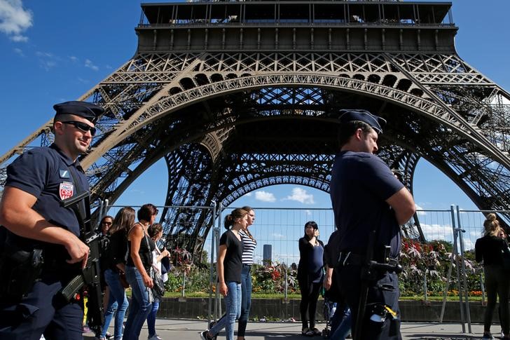 La Torre Eiffel vuelve a abrir tras cinco días de huelga