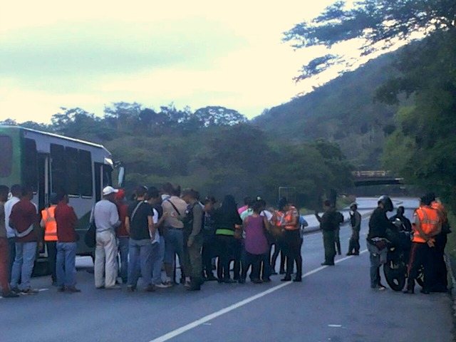 Retrasos en la salida de la carretera Caracas-Charallave